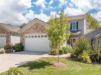 36 Holiday Dr Arden, NC 28704