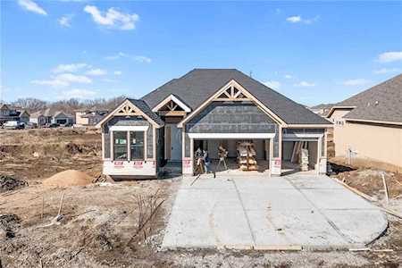 9322 Gander St Lenexa, KS 66227
