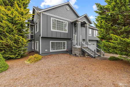 207 St James Ct Longview, WA 98632