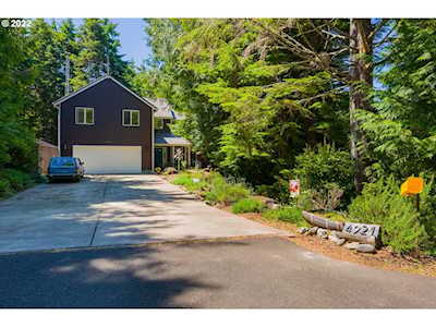 4921 SW Newton PL Waldport, OR 97394