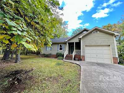 5524 Carving Tree Dr Harrisburg, NC 28075