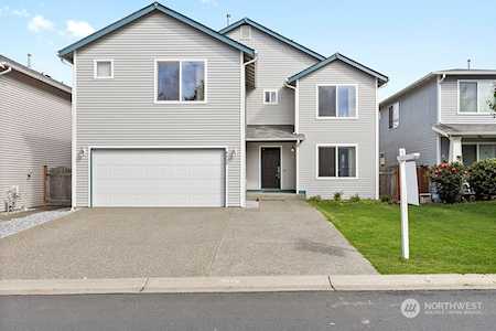 9523 Country Hollow Dr E Puyallup, WA 98375