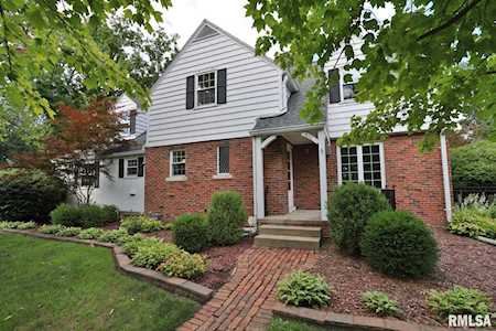 407 W Hollyridge Circle Peoria, IL 61614