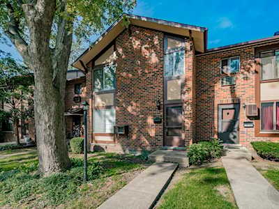 1S166 Dillon Ln Villa Park, IL 60181