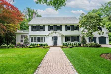 42 Old Colony Road Wellesley, MA 02481