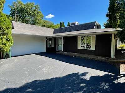 328 Boulder Hill Pass Oswego, IL 60543