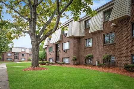 9 Hallmark Gardens #2 Burlington, MA 01803