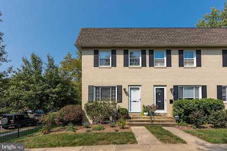 1751 Cliff St N Alexandria, VA 22301