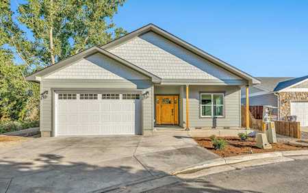 884 Holley Way Central Point, OR 97502
