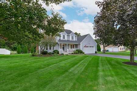 12 Lowe Meadow Ln North Attleboro, MA 02760