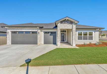 3887 Wyoming Ln Medford, OR 97504