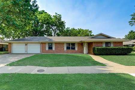 1414 Sundale Street Ennis, TX 75119