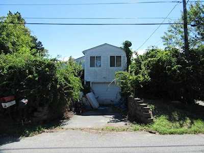 215 Rhode Island Blvd Portsmouth, RI 02871