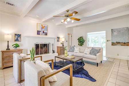 512 Oakmont Lane N Fort Worth, TX 76112
