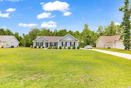 225 Rolling Oak Dr. Georgetown, SC 29440