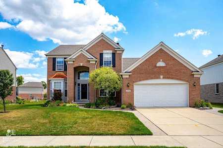 48786 Rattle Run Macomb, MI 48044