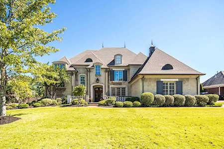 1310 Bridgepointe Dr Collierville, TN 38017