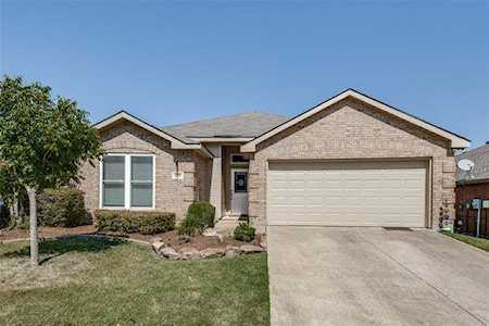 6107 Creek Crossing Lane Sachse, TX 75048