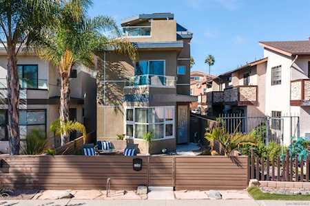 1330 Thomas Avenue San Diego, CA 92109