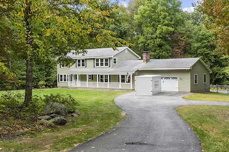 52 Calamint Hill Rd N Princeton, MA 01541