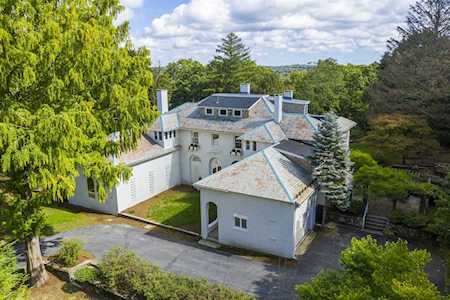 12 Summit Road Lexington, MA 02421