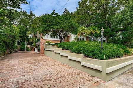 8380 40th Ave N St. Petersburg, FL 33709