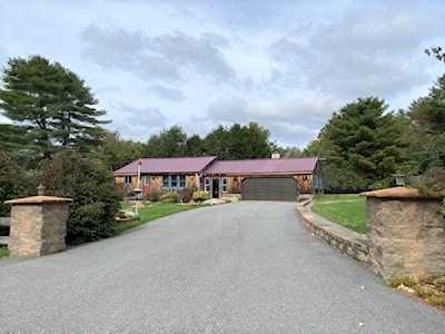 73 Bemis Rd Hubbardston, MA 01452