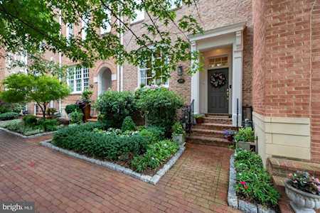530 Pitt St N Alexandria, VA 22314