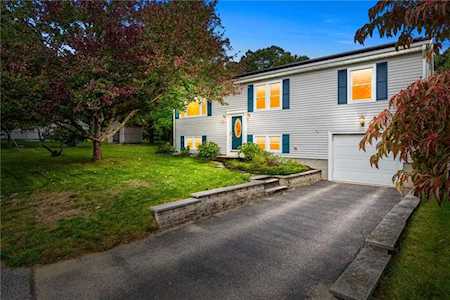22 Grant Dr North Kingstown, RI 02852