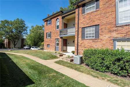 2 Conway Cove Dr Chesterfield, MO 63017