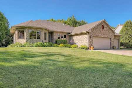 2209 Manuela Drive Chaska, MN 55318