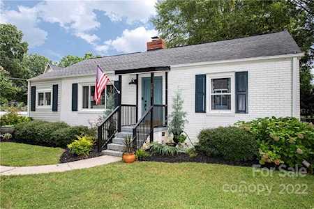 2811 Dorchester Place Charlotte, NC 28209