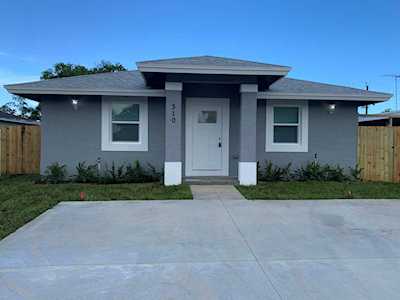 310 Jennings Avenue Green Acres, FL 33463