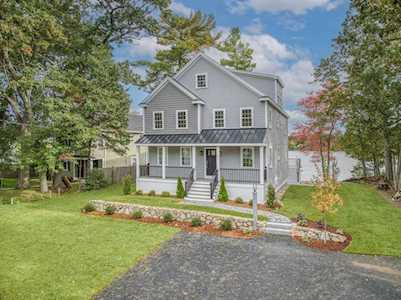 27 Lakeside Blvd North Reading, MA 01864