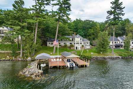 164 Edgewater Dr Gilford, NH 03249
