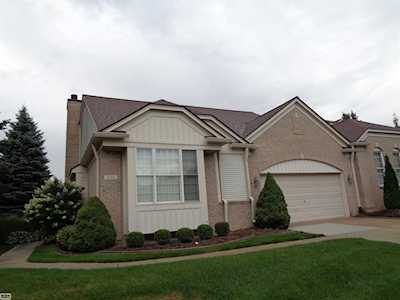 1604 Boulder Ct Rochester, MI 48306