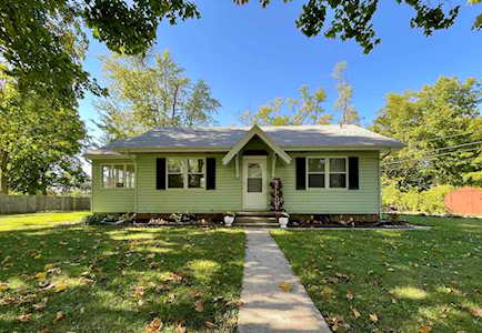 2816 Bellaire Drive Fort Wayne, IN 46804