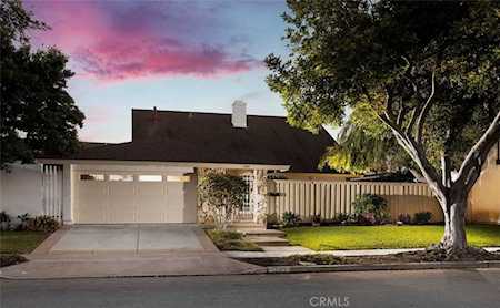 1083 Santa Rosa Ave Costa Mesa, CA 92626