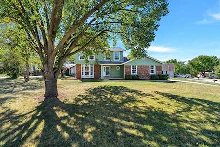 171 Rue Grand Dr Lake St Louis, MO 63367