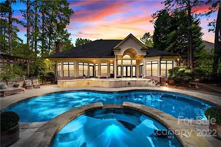 18943 Peninsula Point Dr Cornelius, NC 28031