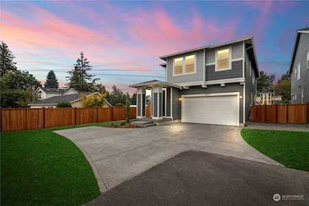 2803 15th Avenue Ct NW Puyallup, WA 98371