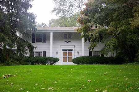 2 Bunker Hill Rd Plymouth, MA 02360