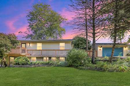 104 Hickory Rd Lake In The Hills, IL 60156