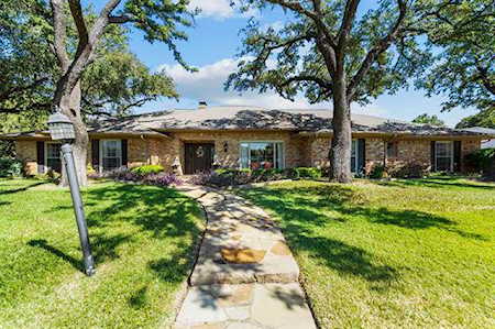 7120 Serrano Drive Benbrook, TX 76126