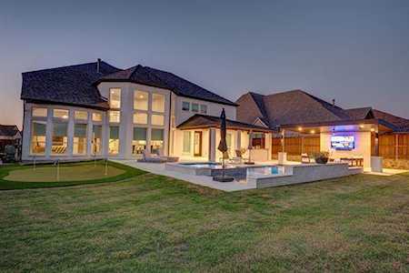 976 Myers Park Trail Roanoke, TX 76262