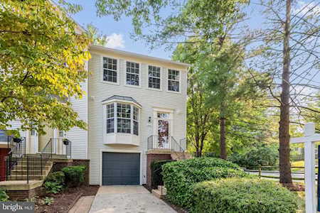 5835 Pin Oak Commons Ct #1 Burke, VA 22015
