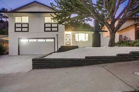 2544 Arnott St San Diego, CA 92110