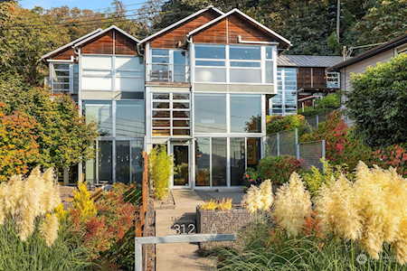 1312 A Lakeview Blvd E Seattle, WA 98102