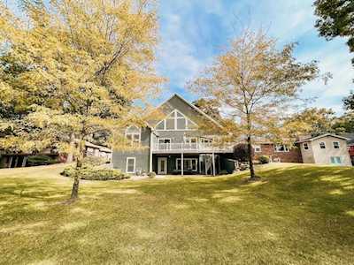 8051 N Edgewater Drive Walkerton, IN 46574