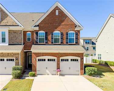 114 Clarendon St Mooresville, NC 28117